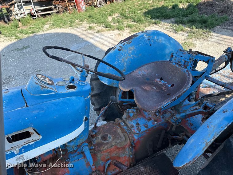 image for item FB6897 Ford tractor
