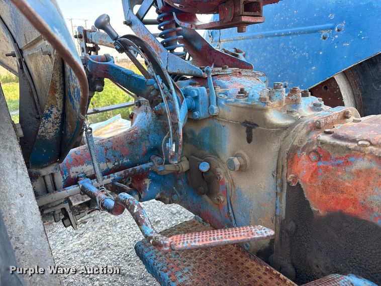 image for item FB6897 Ford tractor