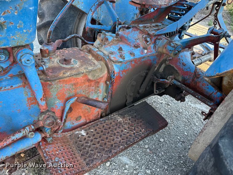 image for item FB6897 Ford tractor