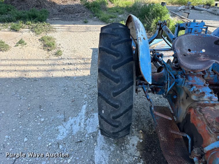 image for item FB6897 Ford tractor