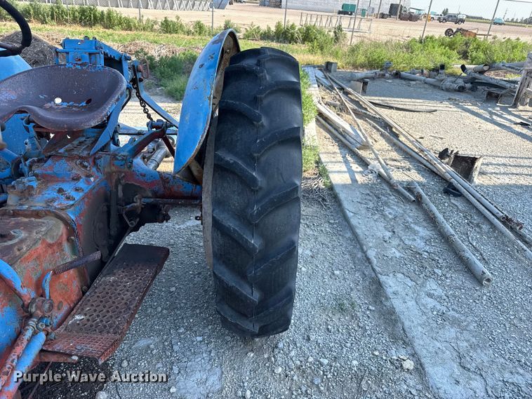 image for item FB6897 Ford tractor