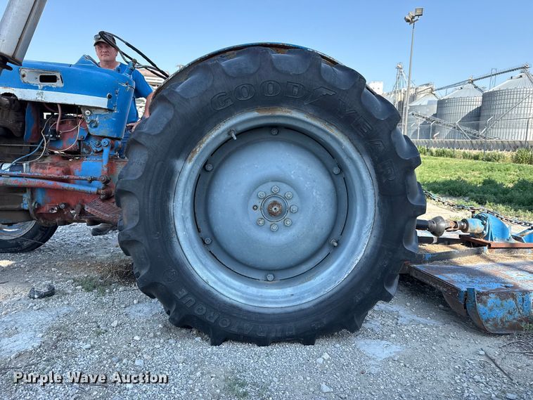 image for item FB6897 Ford tractor
