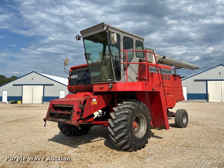 1984 Massey Ferguson 850 combine