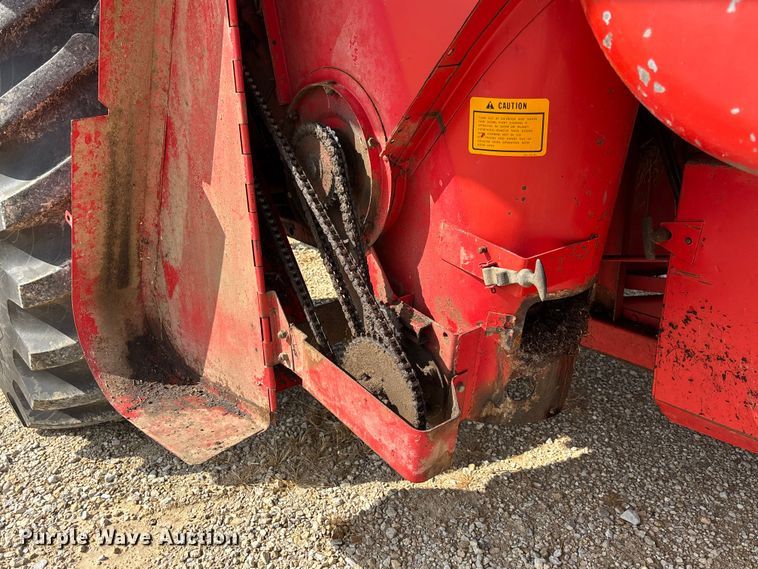 image for item FC1874 1984 Massey Ferguson 850 combine