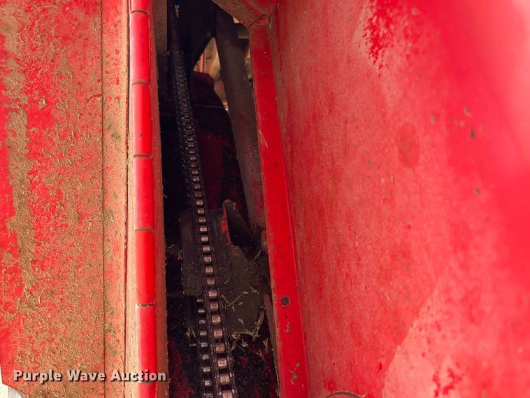 image for item FC1874 1984 Massey Ferguson 850 combine
