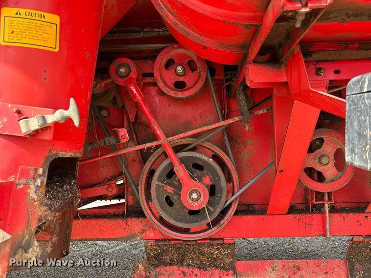 image for item FC1874 1984 Massey Ferguson 850 combine