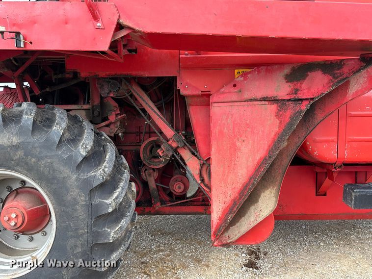 image for item FC1874 1984 Massey Ferguson 850 combine