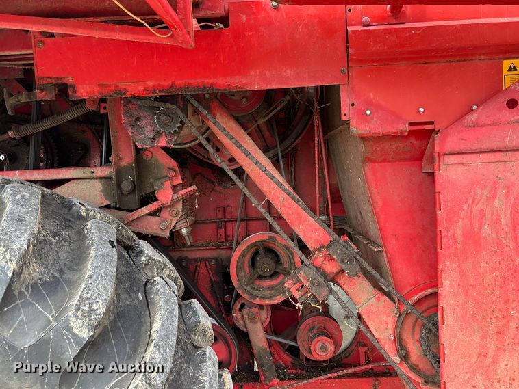 image for item FC1874 1984 Massey Ferguson 850 combine
