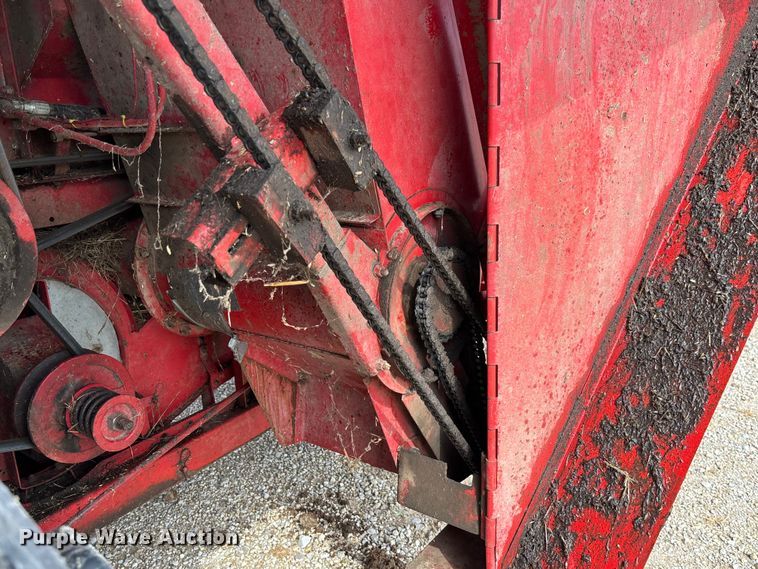 image for item FC1874 1984 Massey Ferguson 850 combine