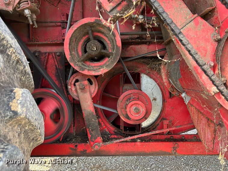 image for item FC1874 1984 Massey Ferguson 850 combine