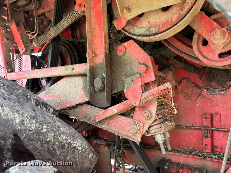 image for item FC1874 1984 Massey Ferguson 850 combine