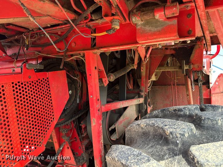 image for item FC1874 1984 Massey Ferguson 850 combine
