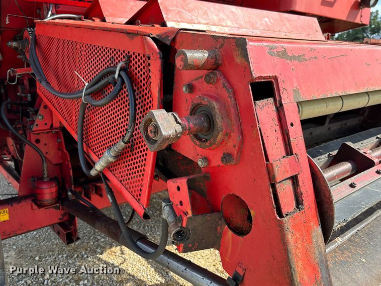 image for item FC1874 1984 Massey Ferguson 850 combine
