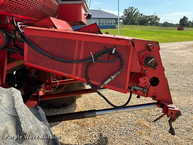 image for item FC1874 1984 Massey Ferguson 850 combine