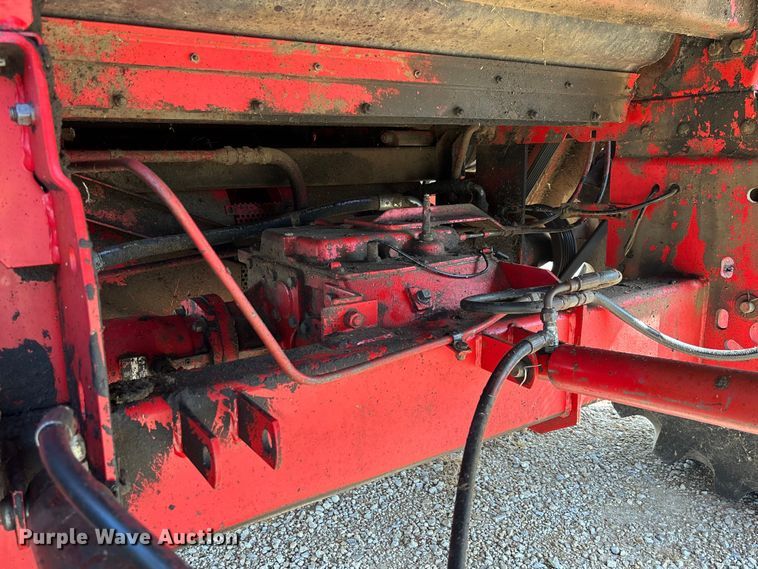 image for item FC1874 1984 Massey Ferguson 850 combine