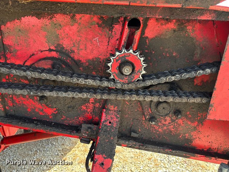image for item FC1874 1984 Massey Ferguson 850 combine