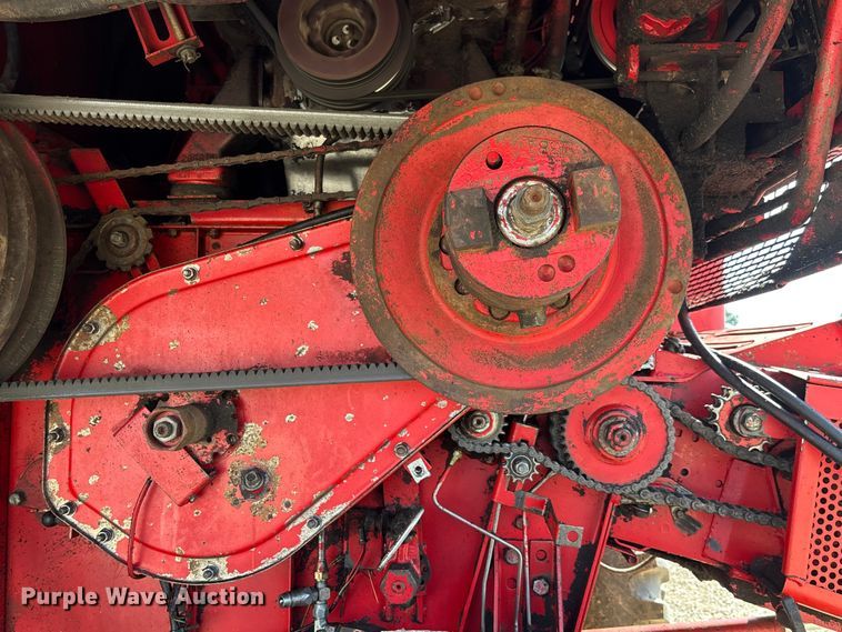 image for item FC1874 1984 Massey Ferguson 850 combine