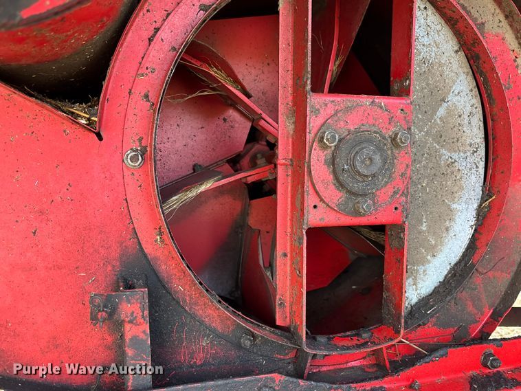image for item FC1874 1984 Massey Ferguson 850 combine
