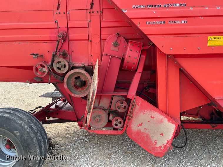 image for item FC1874 1984 Massey Ferguson 850 combine