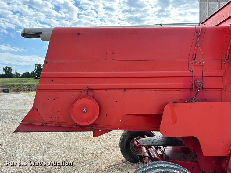 image for item FC1874 1984 Massey Ferguson 850 combine
