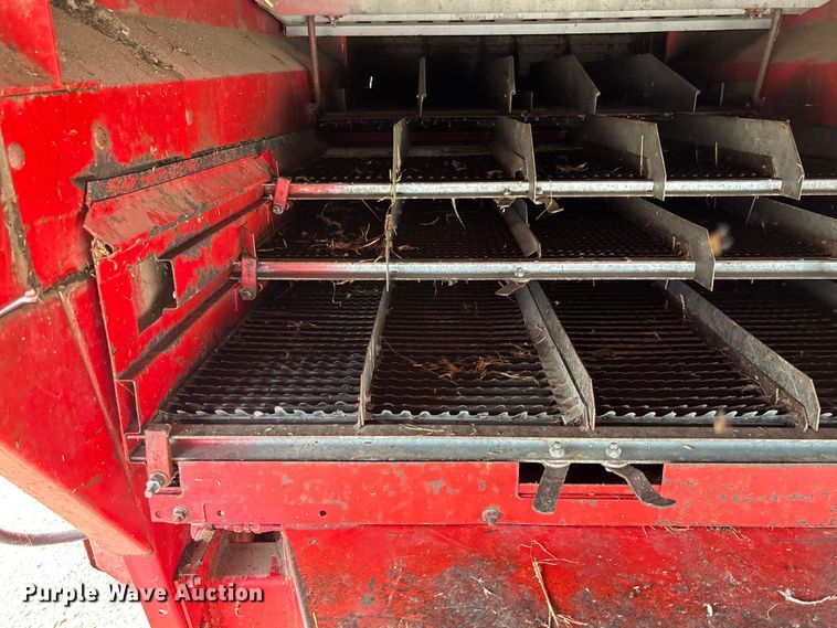 image for item FC1874 1984 Massey Ferguson 850 combine
