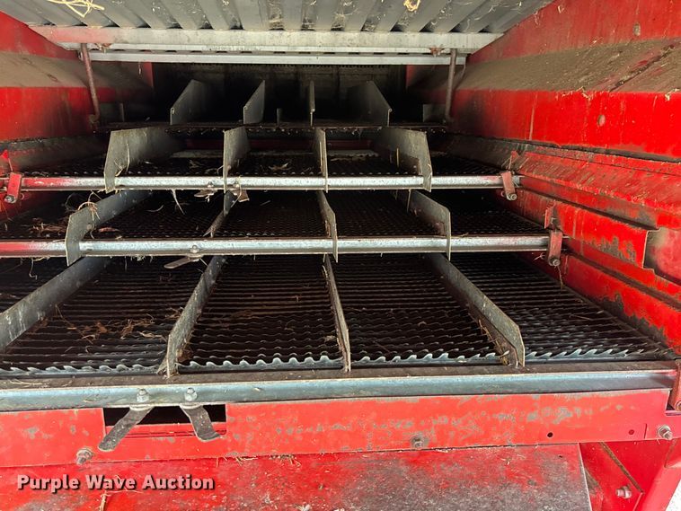image for item FC1874 1984 Massey Ferguson 850 combine