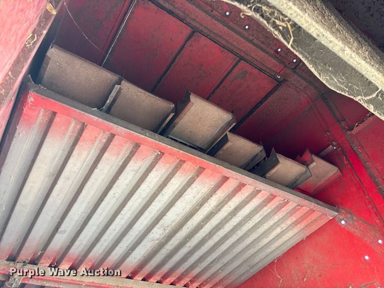image for item FC1874 1984 Massey Ferguson 850 combine