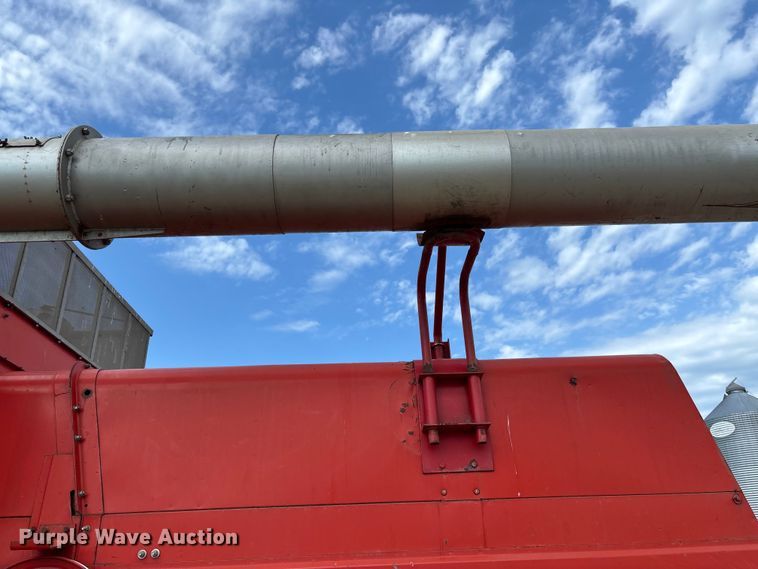 image for item FC1874 1984 Massey Ferguson 850 combine