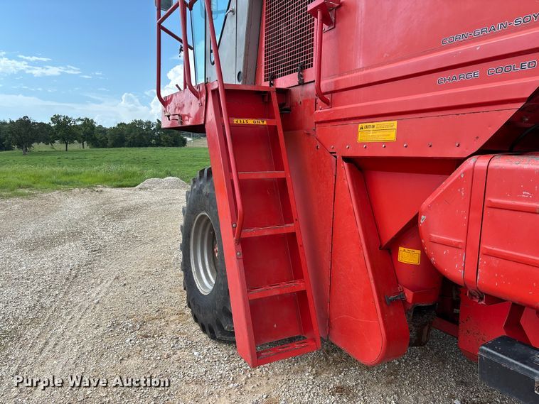 image for item FC1874 1984 Massey Ferguson 850 combine
