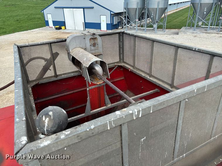 image for item FC1874 1984 Massey Ferguson 850 combine