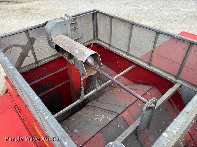 image for item FC1874 1984 Massey Ferguson 850 combine