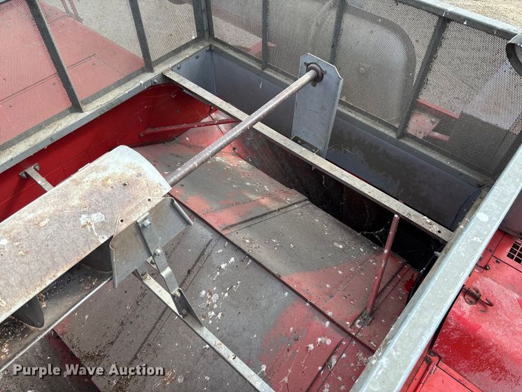 image for item FC1874 1984 Massey Ferguson 850 combine