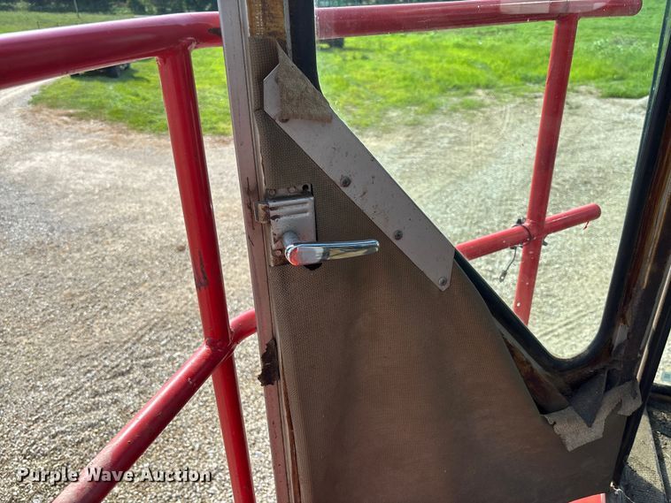 image for item FC1874 1984 Massey Ferguson 850 combine