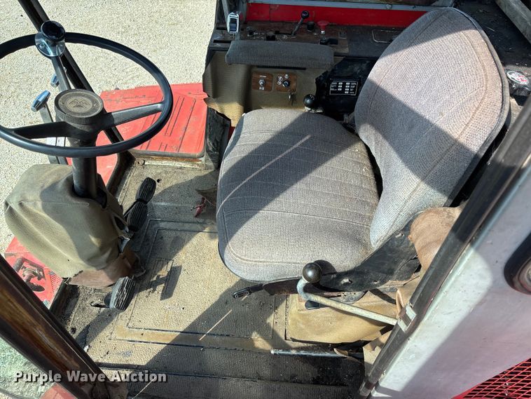 image for item FC1874 1984 Massey Ferguson 850 combine