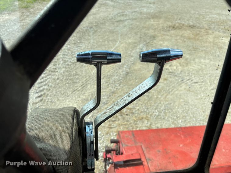 image for item FC1874 1984 Massey Ferguson 850 combine