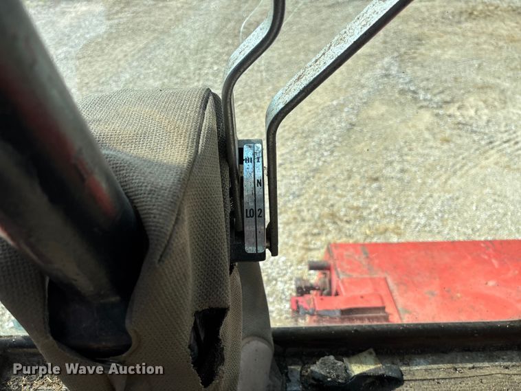 image for item FC1874 1984 Massey Ferguson 850 combine