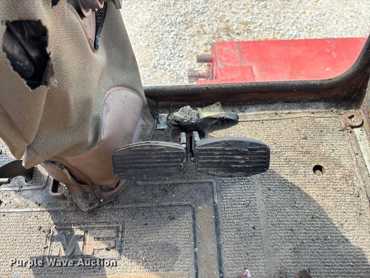 image for item FC1874 1984 Massey Ferguson 850 combine