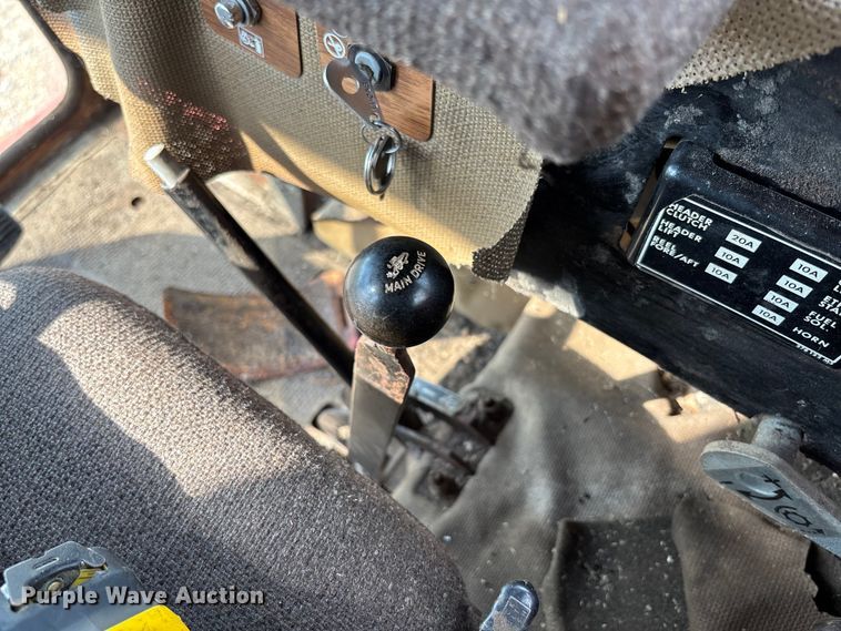 image for item FC1874 1984 Massey Ferguson 850 combine