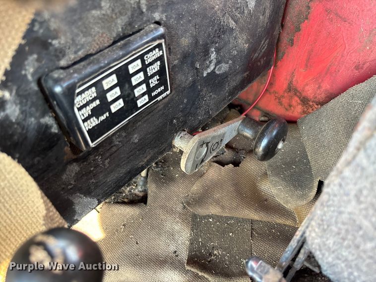 image for item FC1874 1984 Massey Ferguson 850 combine