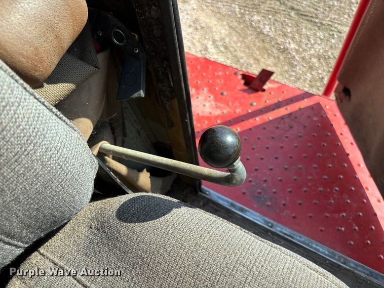 image for item FC1874 1984 Massey Ferguson 850 combine