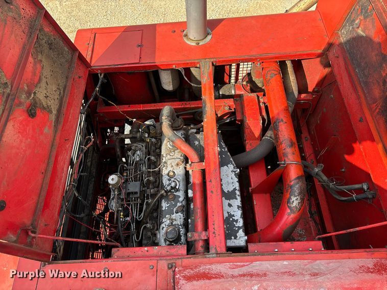 image for item FC1874 1984 Massey Ferguson 850 combine