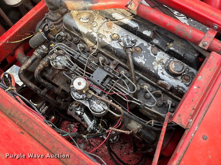 image for item FC1874 1984 Massey Ferguson 850 combine