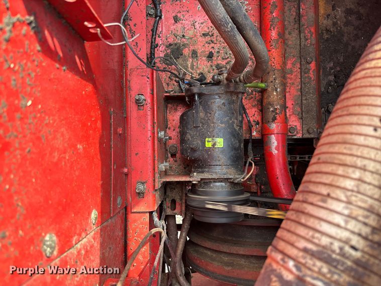 image for item FC1874 1984 Massey Ferguson 850 combine