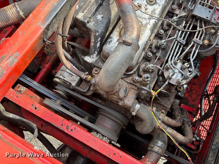 image for item FC1874 1984 Massey Ferguson 850 combine