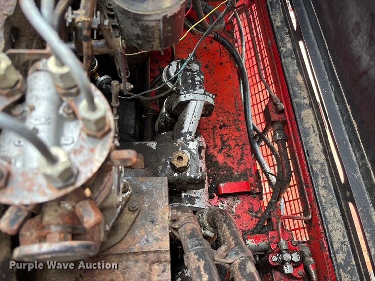 image for item FC1874 1984 Massey Ferguson 850 combine