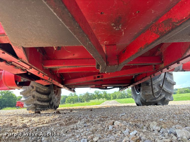image for item FC1874 1984 Massey Ferguson 850 combine
