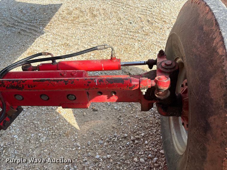 image for item FC1874 1984 Massey Ferguson 850 combine