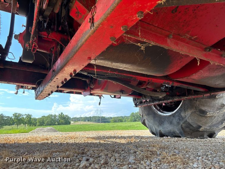 image for item FC1874 1984 Massey Ferguson 850 combine