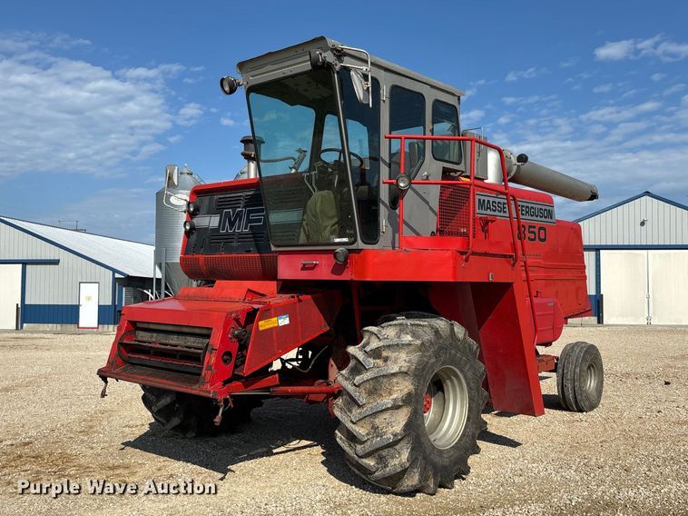 1983 Massey Ferguson 850 combine