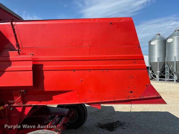 image for item FC1875 1983 Massey Ferguson 850 combine
